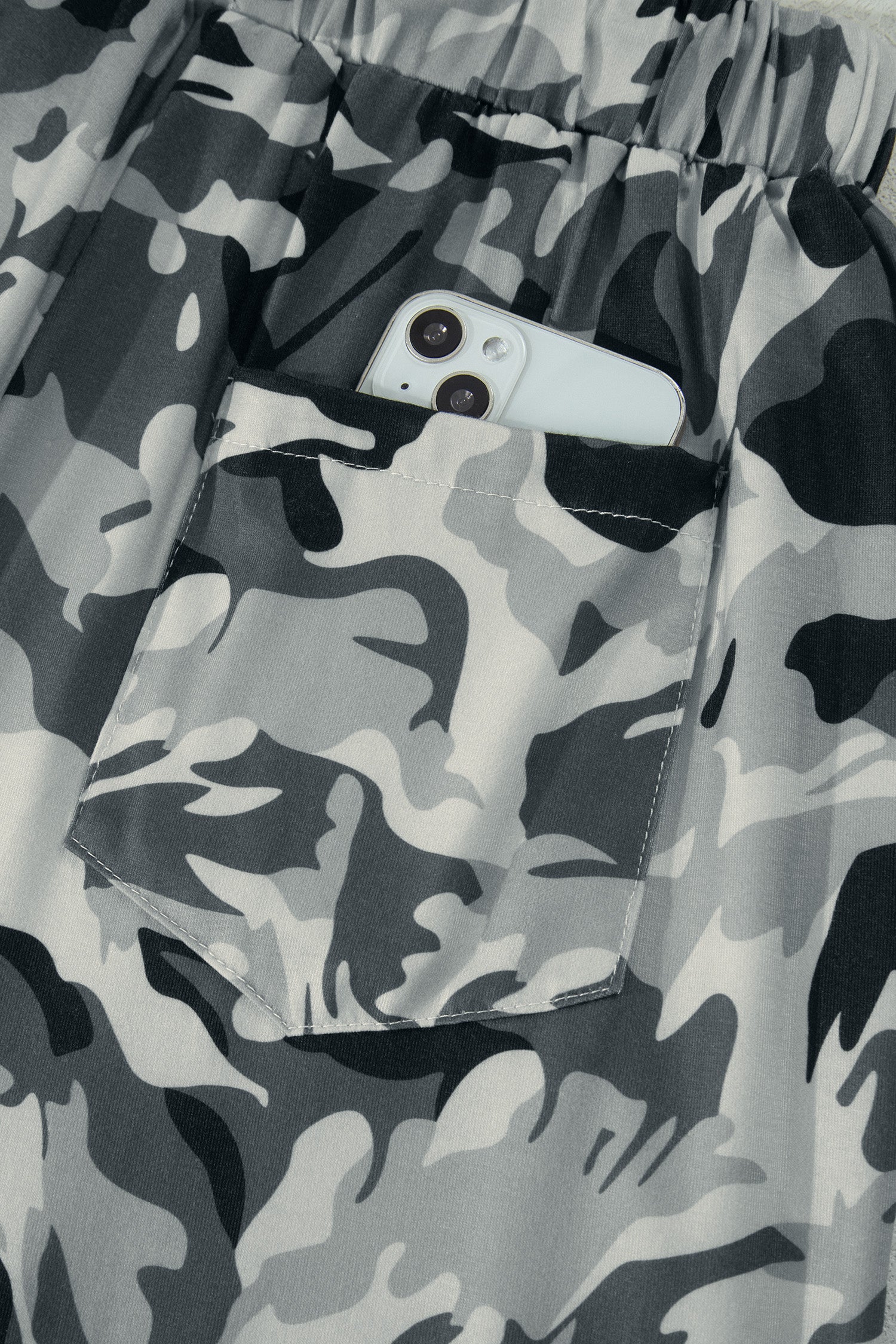 Green Camouflage Print Drawstring Casual Pants