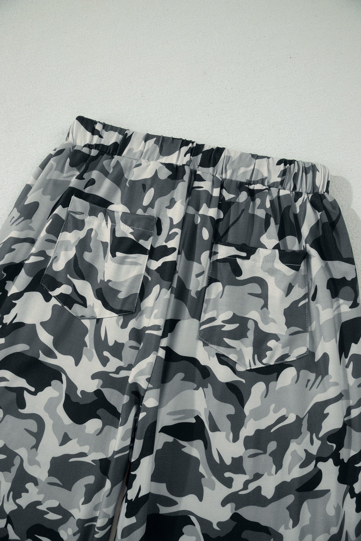 Green Camouflage Print Drawstring Casual Pants
